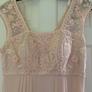 NWT Bloomingdales Maxi Size 6 in Blush